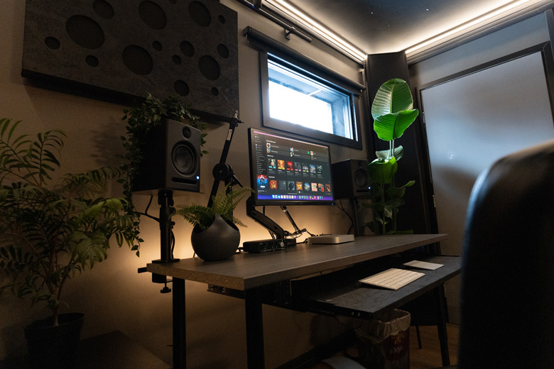 Lounge / mixing / recording desk